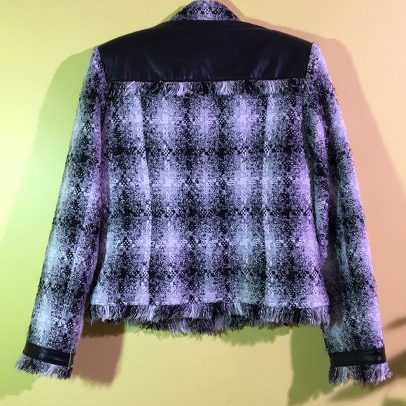 Blazer - Picture 3 of 6